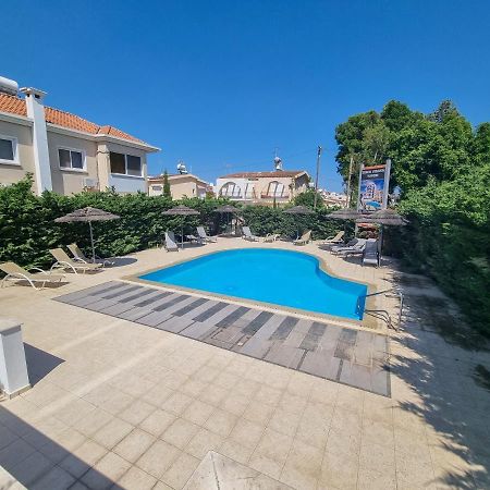 Shades Of Blue Apartment Larnaca Extérieur photo