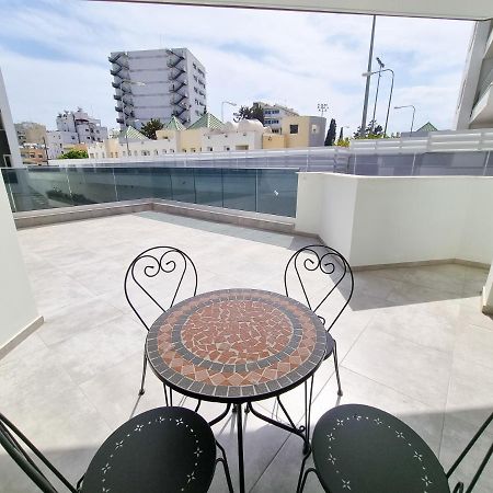 Shades Of Blue Apartment Larnaca Extérieur photo